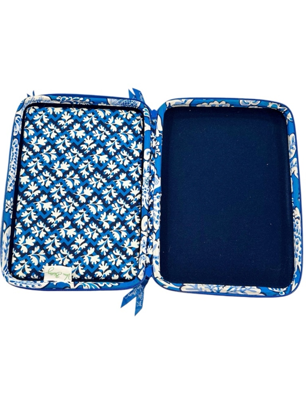 Vera Bradley Blue and White Quilted Hard Shell Padded Floral Laptop Case - Picture 4 of 6